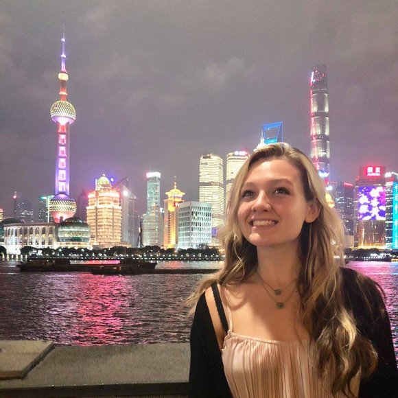 Meet your Posher, Danielle - Picture 1 of 1